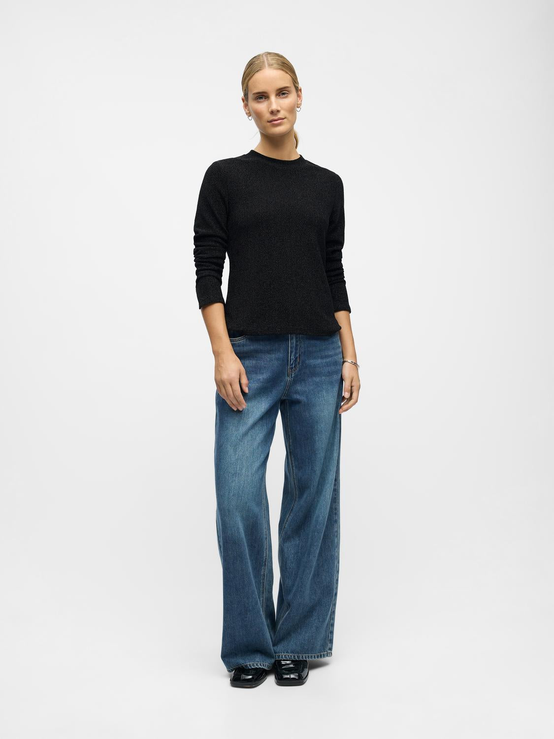 model_shot-front_full